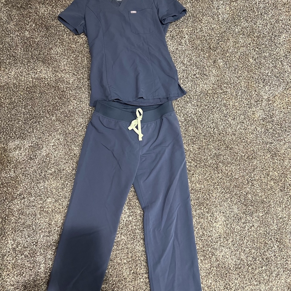 Figs Women's scrub set